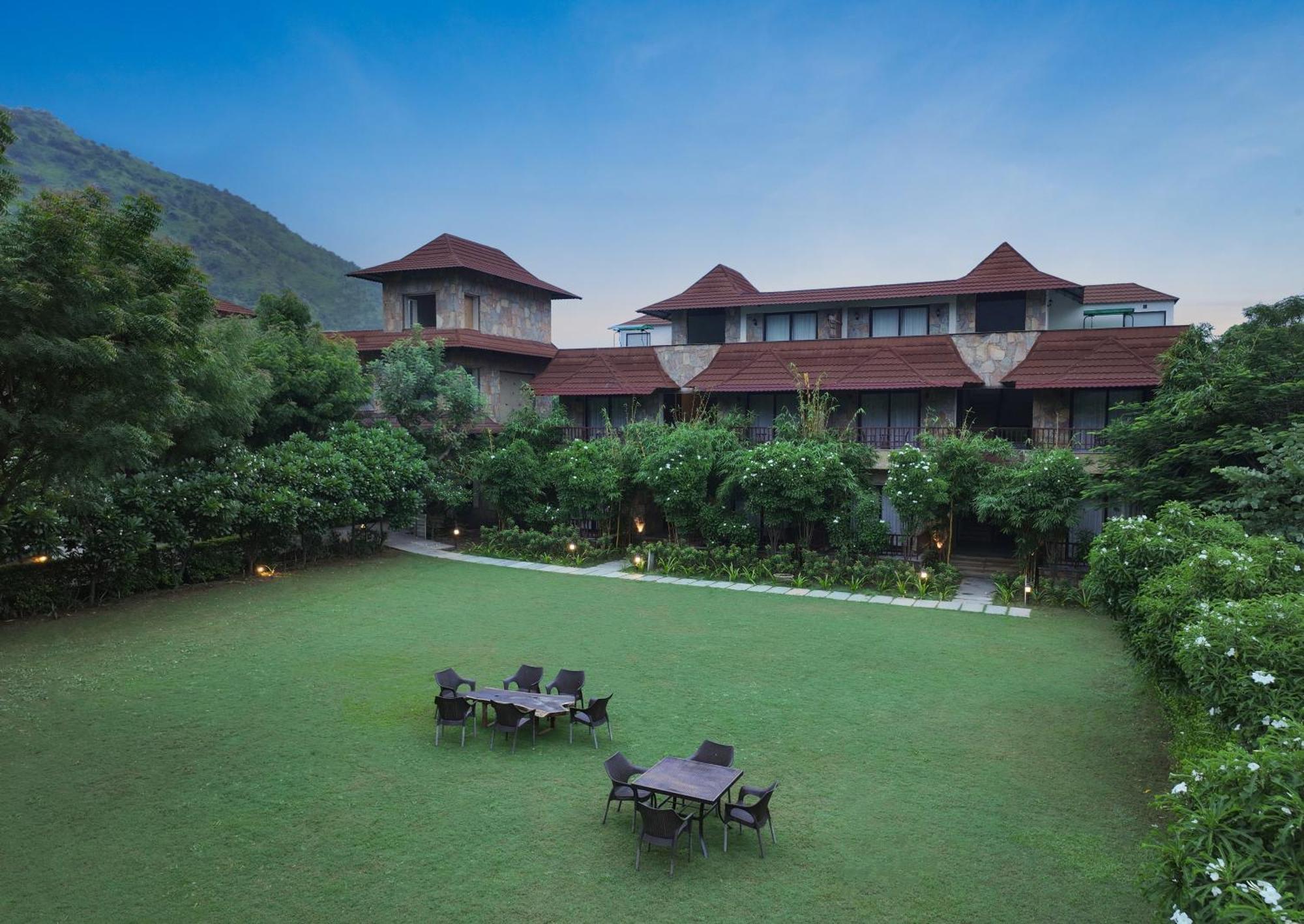 Anandam - A Luxury Resort In Udaipur Exterior foto
